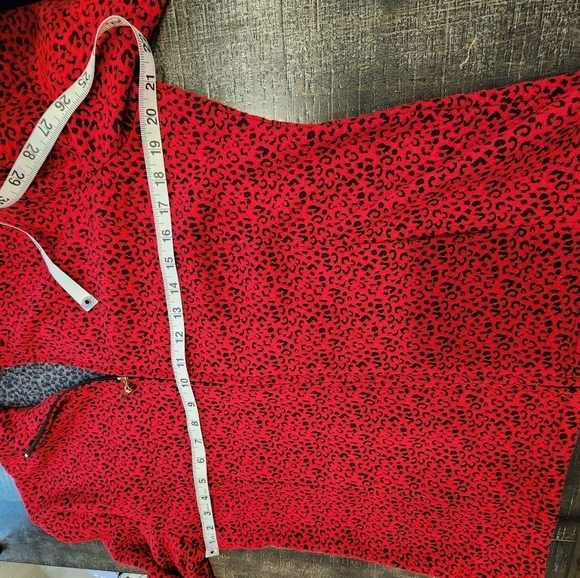 JM COLLECTION RED & BLACK LEOPARD JACKET - Picture 5 of 8